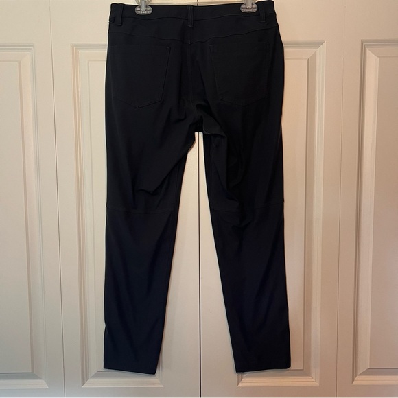 Lululemon men’s ABC pant. Size 32. - Picture 9 of 11